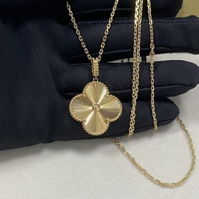VCA Magic Alhambra 18k Gold Necklaces 1 Motif Yellow Gold 18k Diamond Necklace