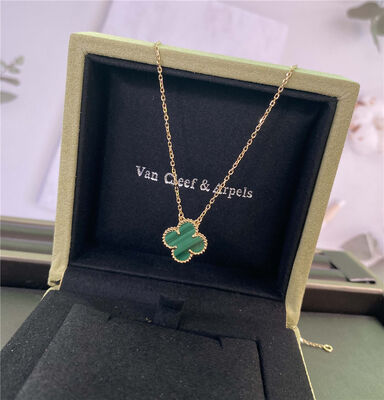 16.54 inches 18k Gold Necklaces 18K Yellow Gold Pendant with Malachite