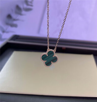 16.54 inches 18k Gold Necklaces 18K Yellow Gold Pendant with Malachite
