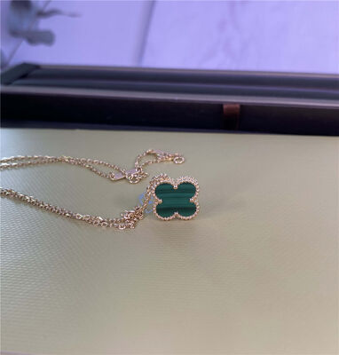 16.54 inches 18k Gold Necklaces 18K Yellow Gold Pendant with Malachite