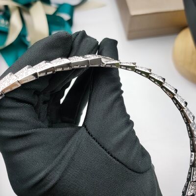 Serpenti Viper Necklace In 18 Kt White Gold, Set With Full Pavé Diamonds