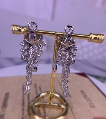 5.63 कैरेट पैंथेर डे 18 कैरेट सोने के बालियां सफेद सोने के 18 कैरेट के बालियां पन्ना के साथ गोमेद हीरे