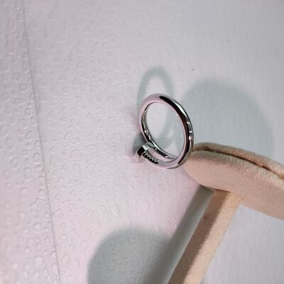 Anillo de oro de 18k y collar de malaquita con 28 diamantes (0.6 Ct)