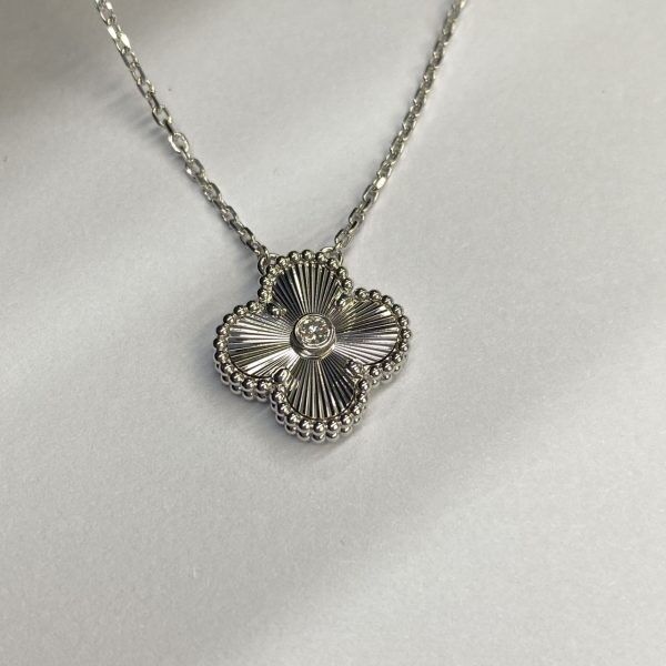 Solid Gold 18k Gold Necklaces 16.8 Inches 0.05 Carats Diamond Pendant Necklace