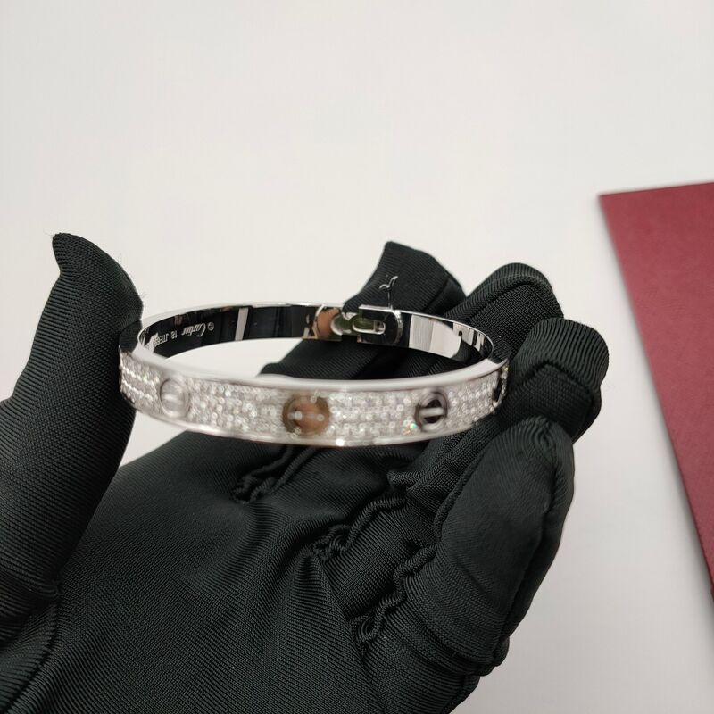 Adult 7.48INCH 18K Gold Bracelets VVS Diamond 18 Karat Gold Bangles 2.3 Carat Diamond Halo