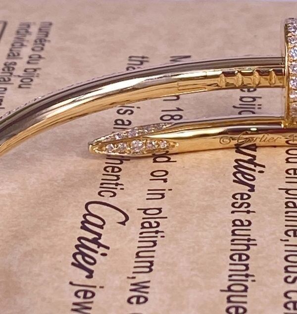 18K Gold Bracelet with Genuine 18K Gold Exquisite Craftsmanship and Adjustable Design for Timeless Elegance