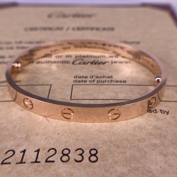 18K Gold Bracelet with Solid Gold Material for Fashion Jewelry and Professional Buyers